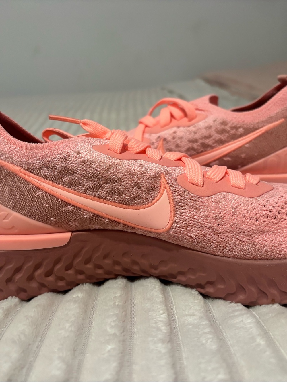 Nike Pink Women's Athletic Running Shoes - Picture 3 of 4